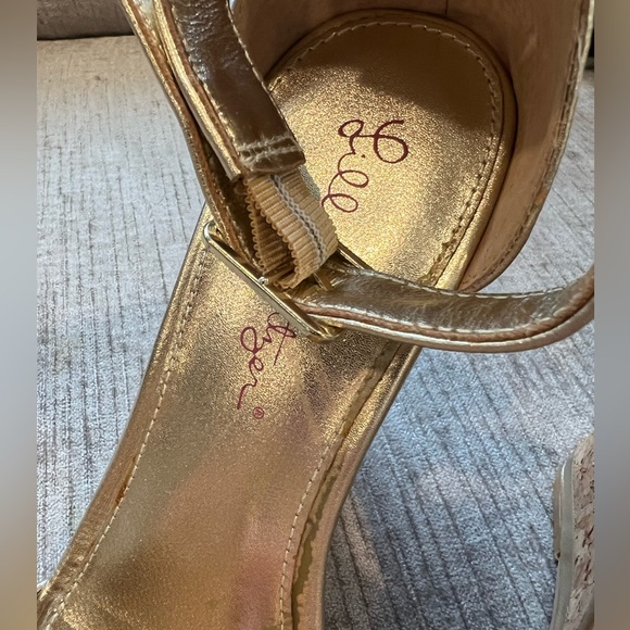 LILLY PULITZER BRIDGETT GOLD METALLIC LEATHER SANDALS size 7 - Picture 8 of 12